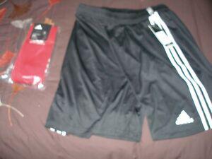 short de football addidas de taille l neuf + bas de football