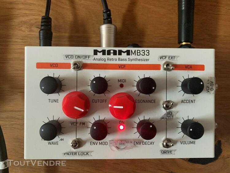 Music and more mam mb33 w. circuitbenders mods / tb303 clone