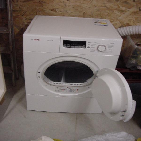 sèche linge évacuation bosh très bon état, peu servi.