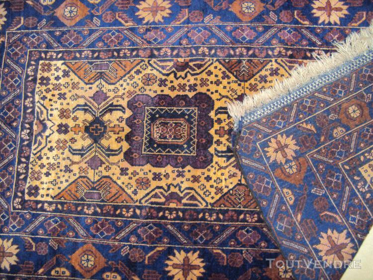 Tapis afghan bleu -190 x 104 cm - excellent état .