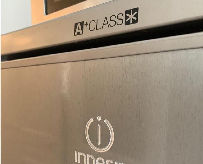 Réfrigérateur congélateur indesit