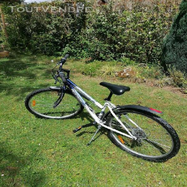 vélo enfant décathlon rockrider 5.0,    pneu 26x195 bon