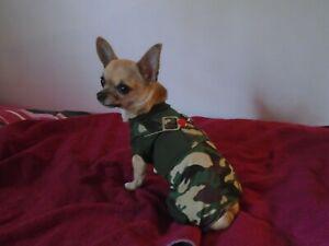 vétement pour chien: petite salopette militaire en taille 1