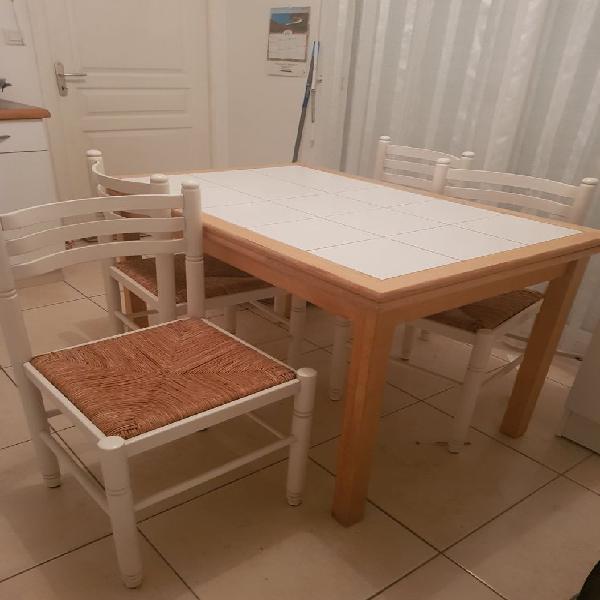 table de cuisine carrelee avec 4 chaises occasion, paimpol