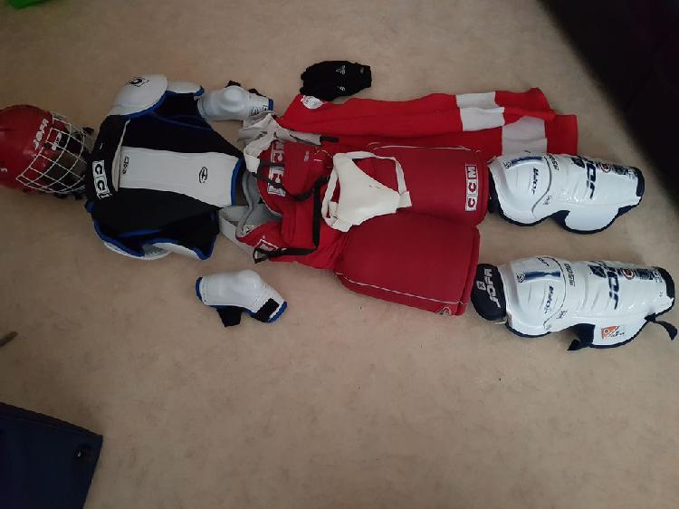 equipement hockey/glace pour fille de 14 ans taille small