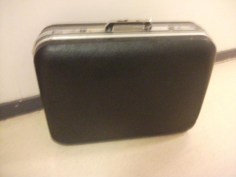 grande valise a 2 roulettes noir rigide marque delsey