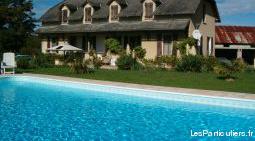 Maison et gîte donnant sur la chaîne des pyrénées