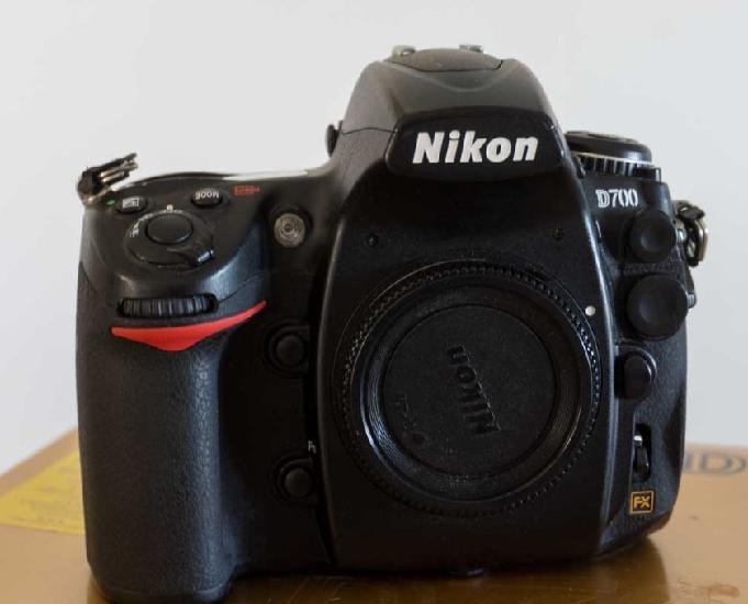 nikon d700 reflex plein format tbe + accessoires