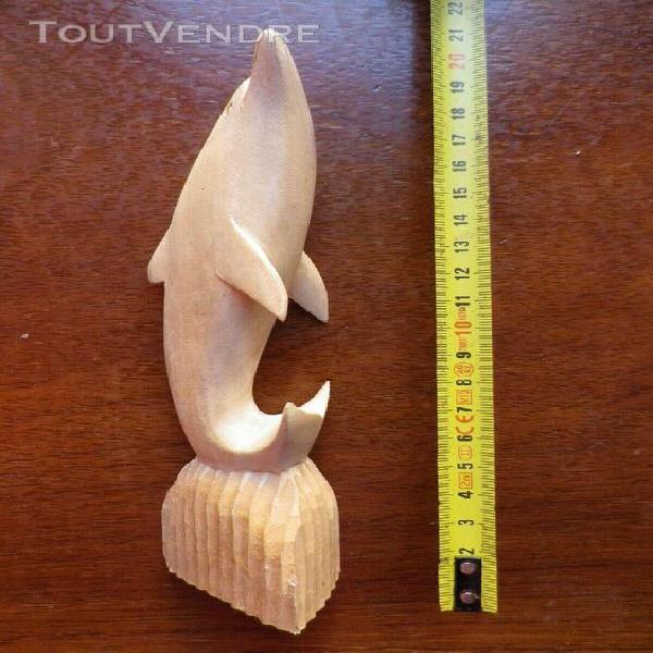 Dauphin en bois sculpté h 20 cm