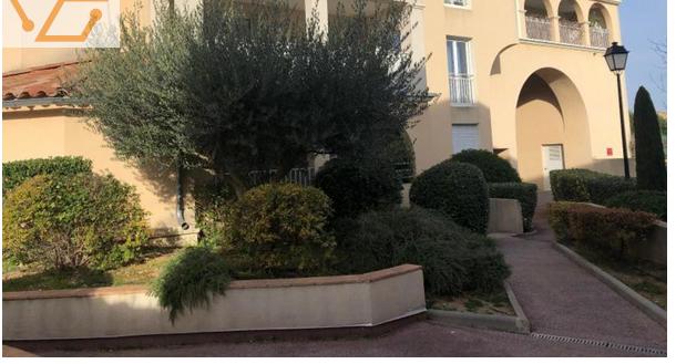 maison mitoyenne avec terrasse jardinet et ga...