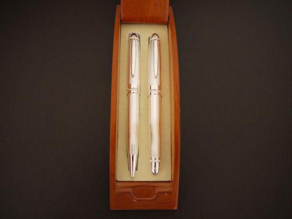 Stylo plume et stylo bille argenté avec coffret neuf,