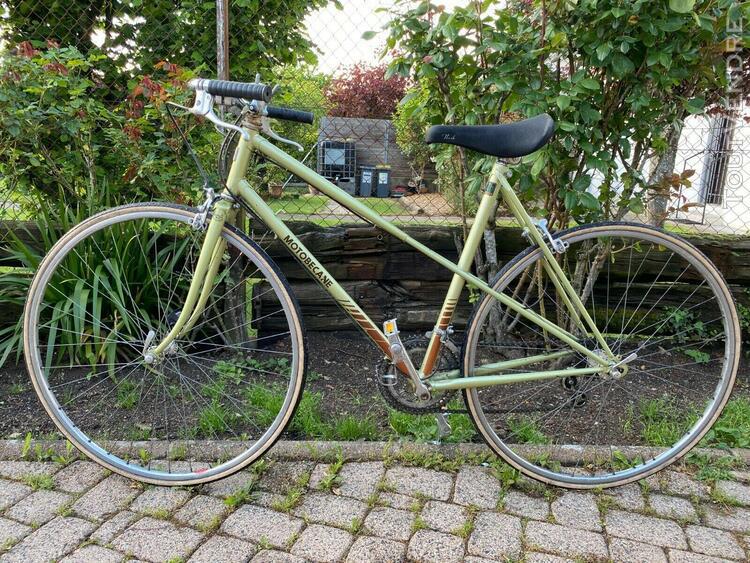 vélo ancien motobecane roues 700