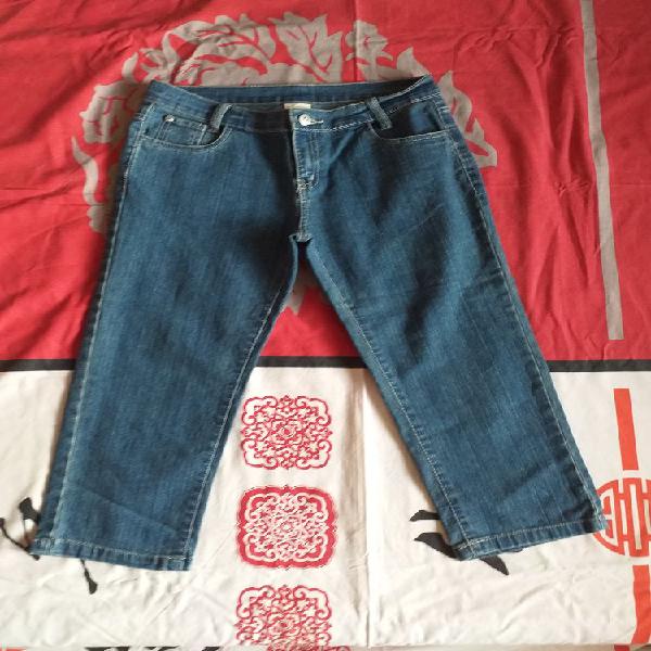 Pantacourt jean femme taille 36 neuf, chaumont (52000)