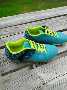 Tbe chaussures foot 31 marque kipsta