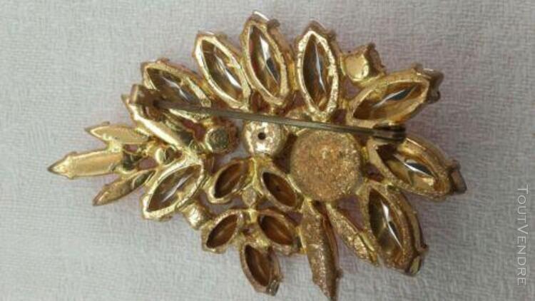 Broches vintage annee 50 en verre de couleur