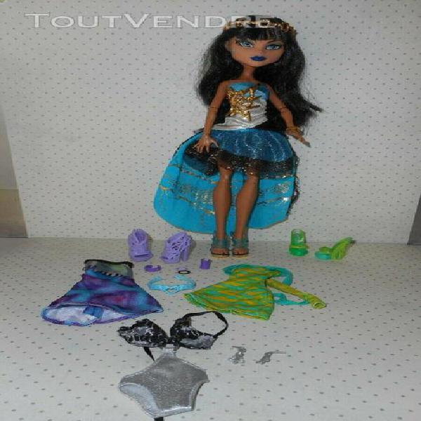 Poupée monster high - cléo de nil  - vêtements -