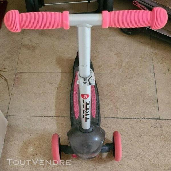 Trotinette 3 roues enfant 3 à 6 ans - noire et rose -