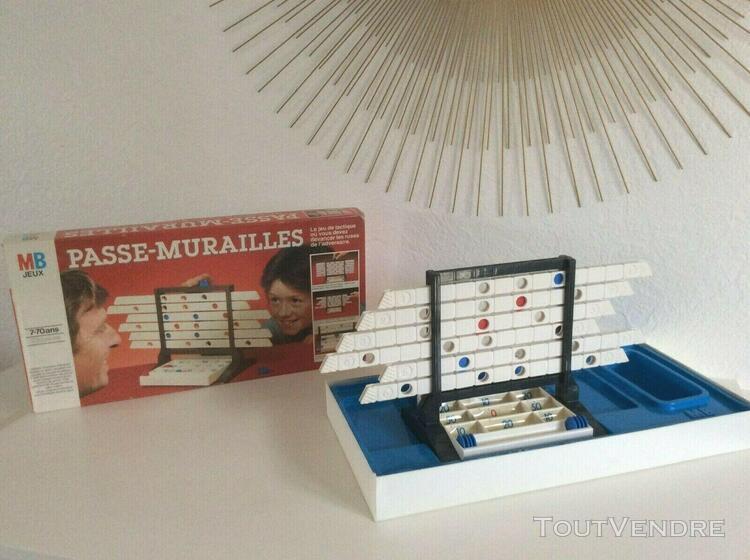 ancien jeu société passe murailles mb année 1981 le