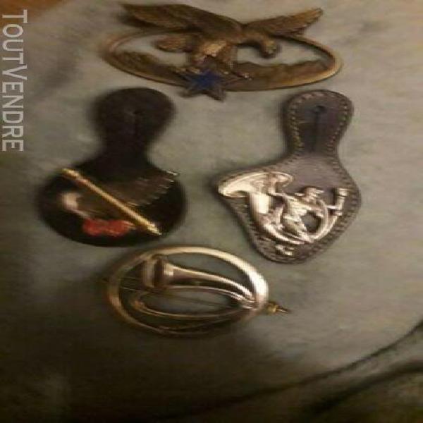 lot d'insignes militaires