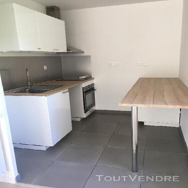 type 2 dans residence de standing a saint cyr sur loire