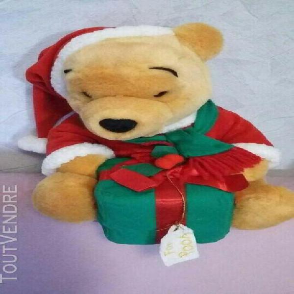 Peluche winnie l&#39;ourson noël - disney store paris