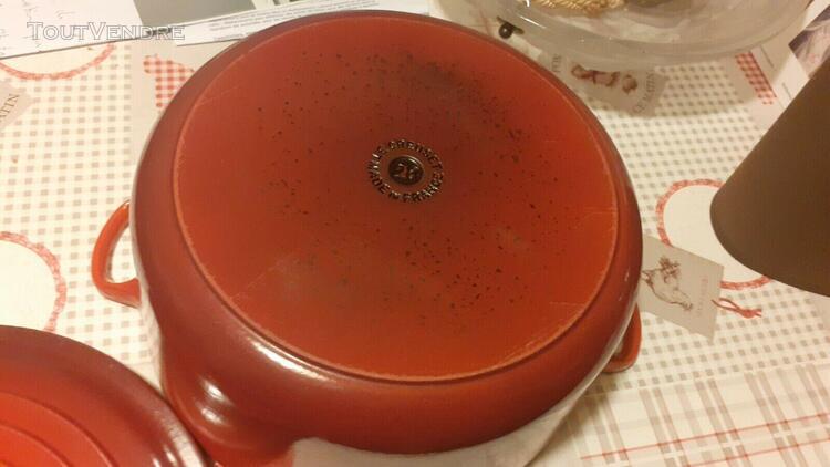 Le creuset cocotte en fonte emaillee ronde 28 rouge cerise