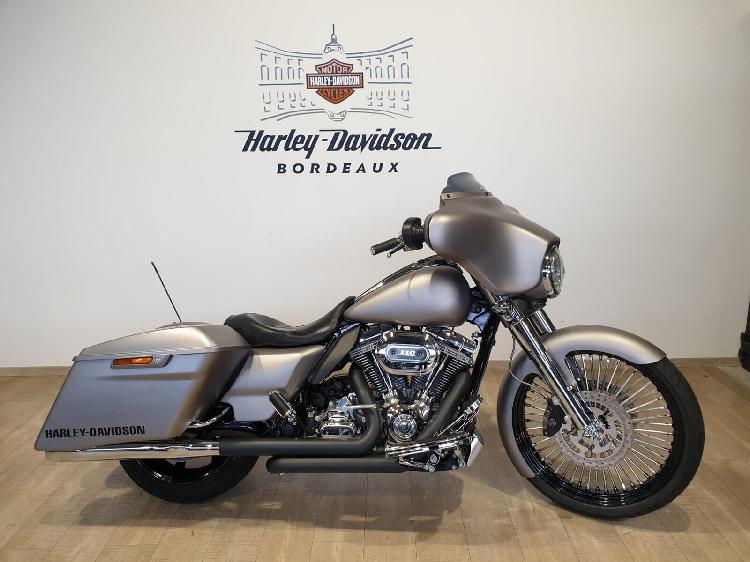 Harley davidson street glide essence begles 33 | 22500 euros