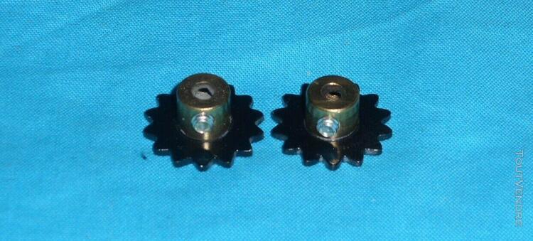 Meccano 2 roues de chaine 14 dents, n°96a (14gr) noire