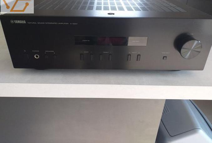 Ampli + enceintes 300 € neuf/revente,