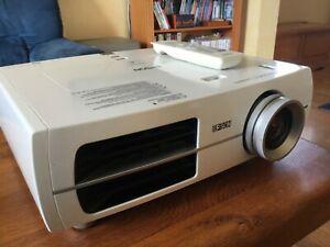 Projecteur epson eh-tw3200, très bon état. complet.