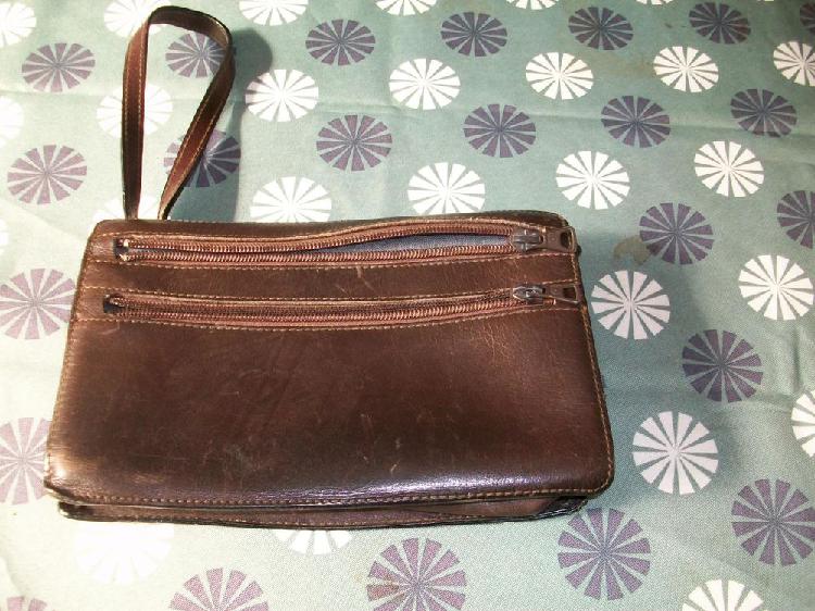 pochette ou petite sacoche e cuir occasion, pordic (22590)