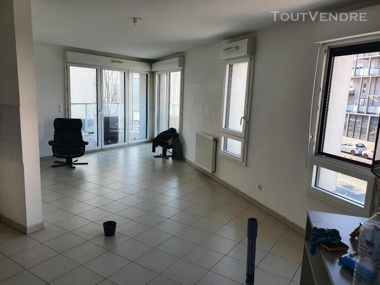 appartement t3 balcon et parking