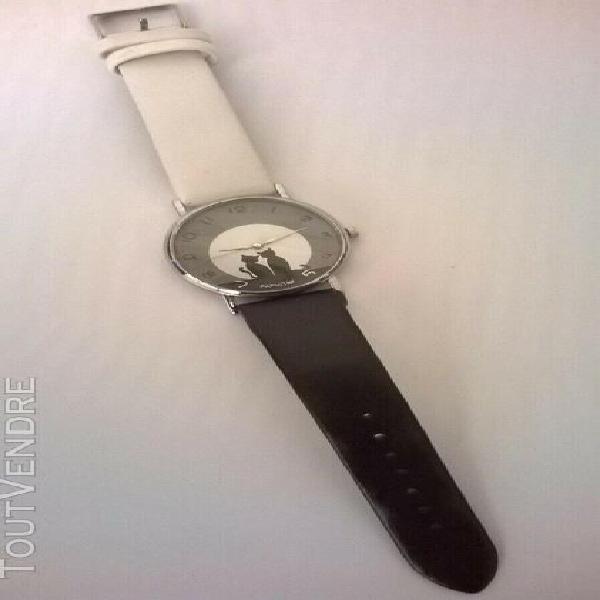 montre femme paphitak bracelet blanc et noir, cadran chats