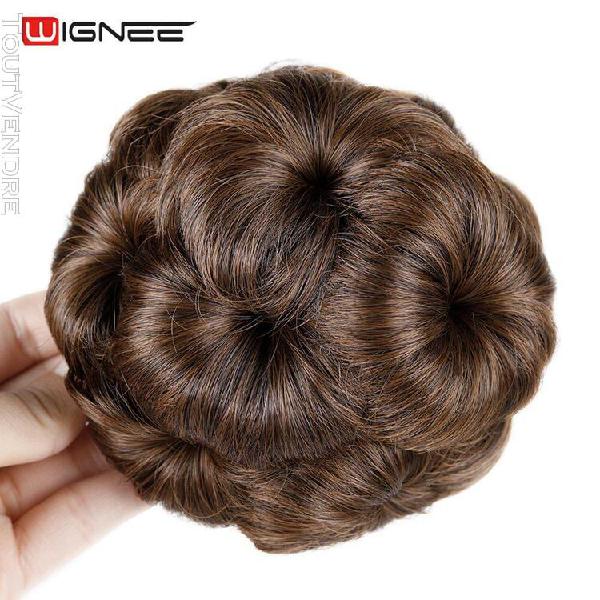 Couleur brun clair chignon donut with en peigne plastique po