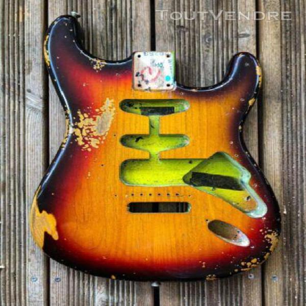 Corps fender stratocaster highway one usa 3 tons sunburst ni