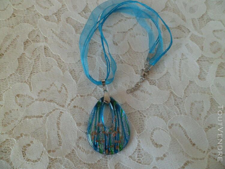 collier pendentif en verre