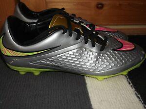 Crampons foot moulés nike 42 hypervenom