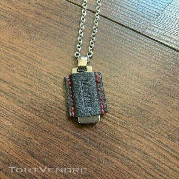 pendentif avec chaine, collier homme ferrari