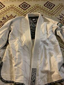 kimono jiu jitsu venum ! jamais utilisé ! taille 43.5