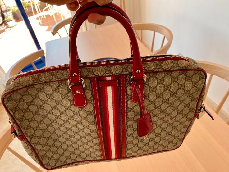 Maletín ???? gucci original con su código puesto en la