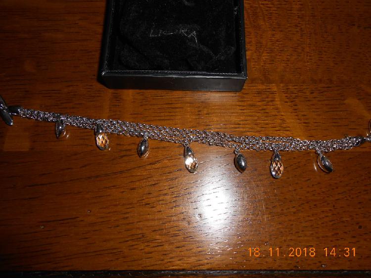 bracelet "swarovski" certificat d'authenticité à l'appui