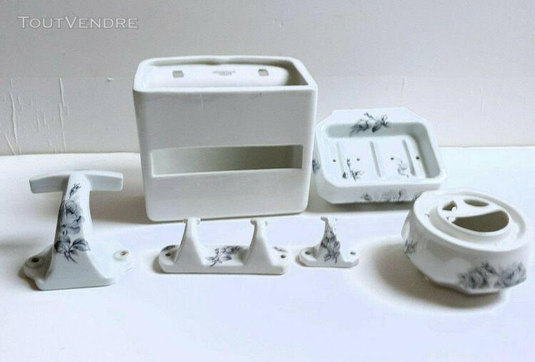 Ensemble d&#39;accessoire pour salle de bain en porcelaine