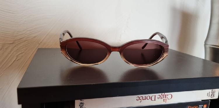 lunettes de soleil guess. modèle original occasion, oullins