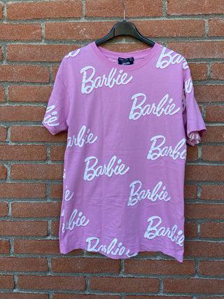 tshirt bershka in collaborazione con barbie