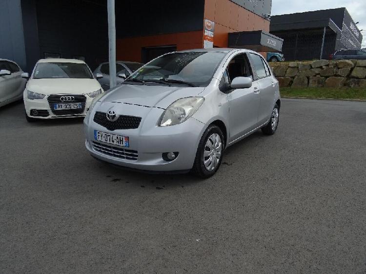 toyota yaris essence taden 22 | 5990 euros 24925285