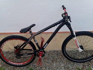 bicicleta dirt jump