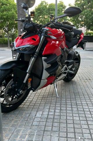 Ducati streetfighter v4