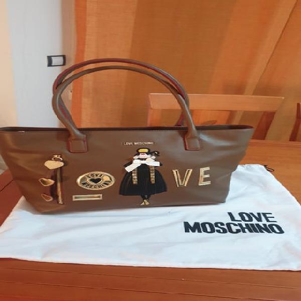 bolso shopper marrón love moschino