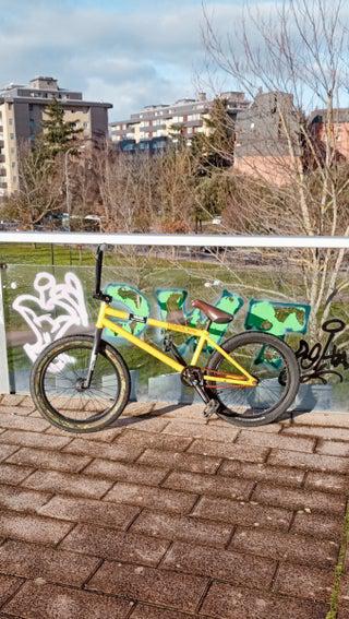 Bmx cult pintada