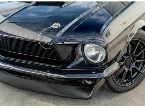 Ford mustang fastback black edition